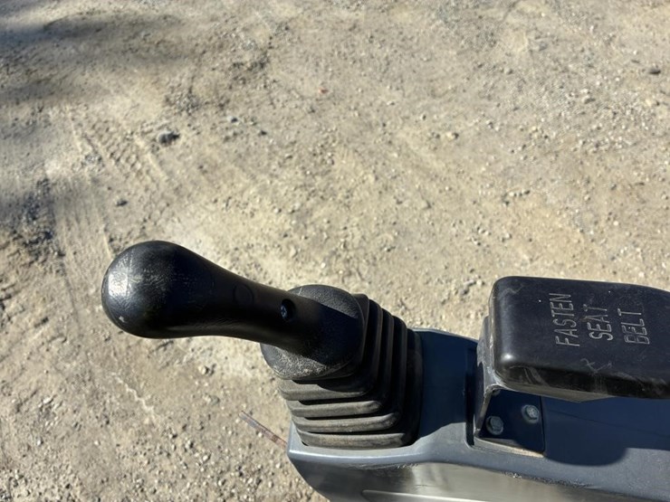 2019-bobcat-e10-image-23