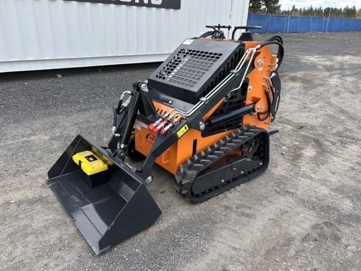 2025-arteer-qb-480-mini-compact-track-loader-image-1