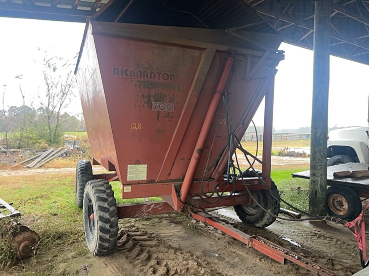 richardson-silage-wagon-image-1