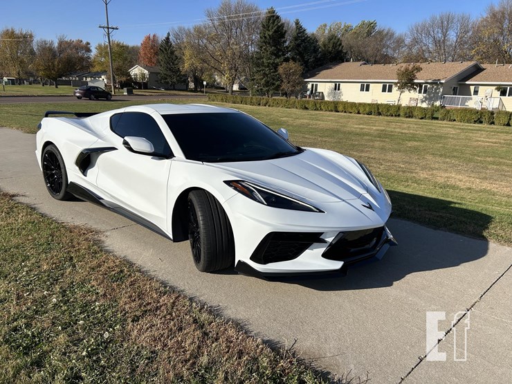 2021-chevrolet-corvette-image-5