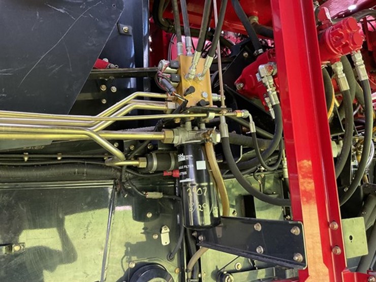 2011-case-ih-6088-image-12
