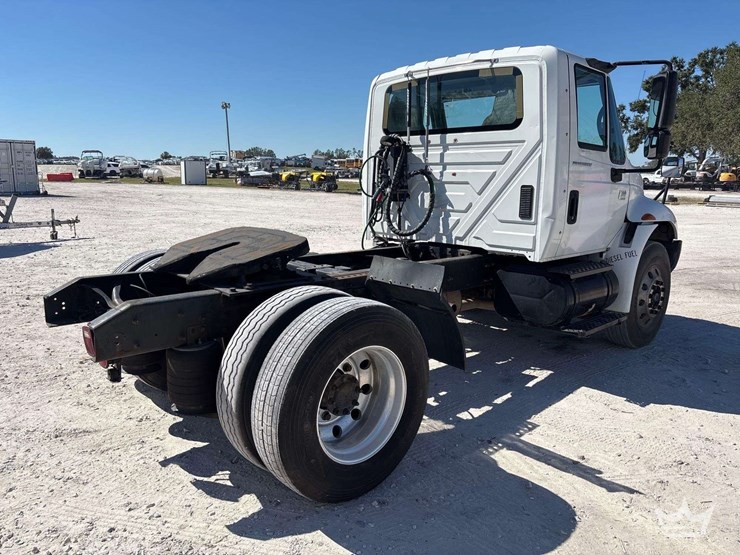 2006-international-durastar-4300-image-3