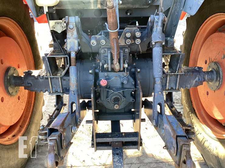 2012-kubota-m126x-image-10