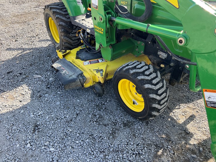 john-deere-2305-image-11