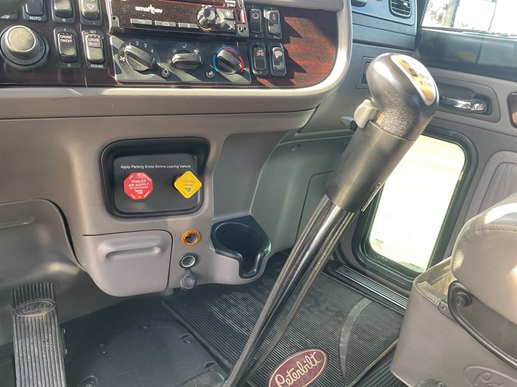 #3824-•-2019-peterbilt-heavy-rotator-(has-mn-title-in-delay,-may-take-6-8-weeks)-image-93