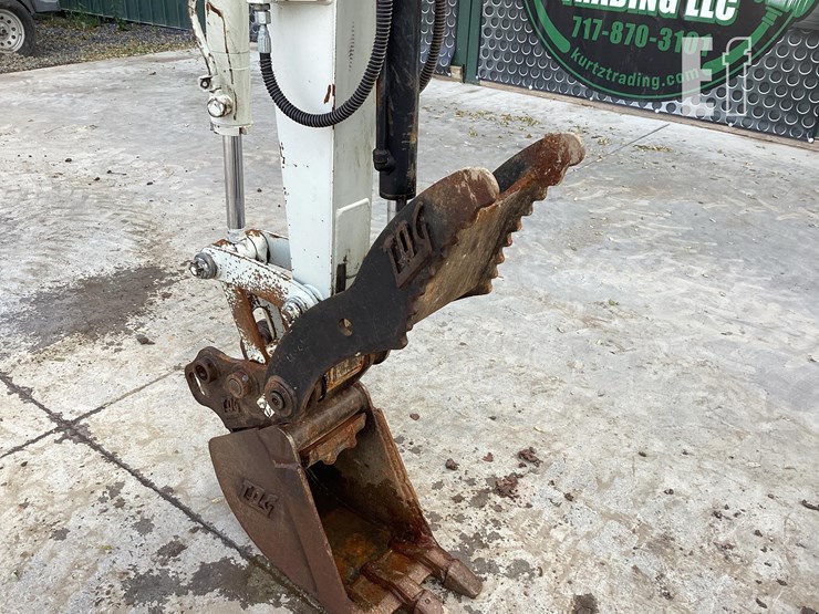 2018-takeuchi-tb240-image-10