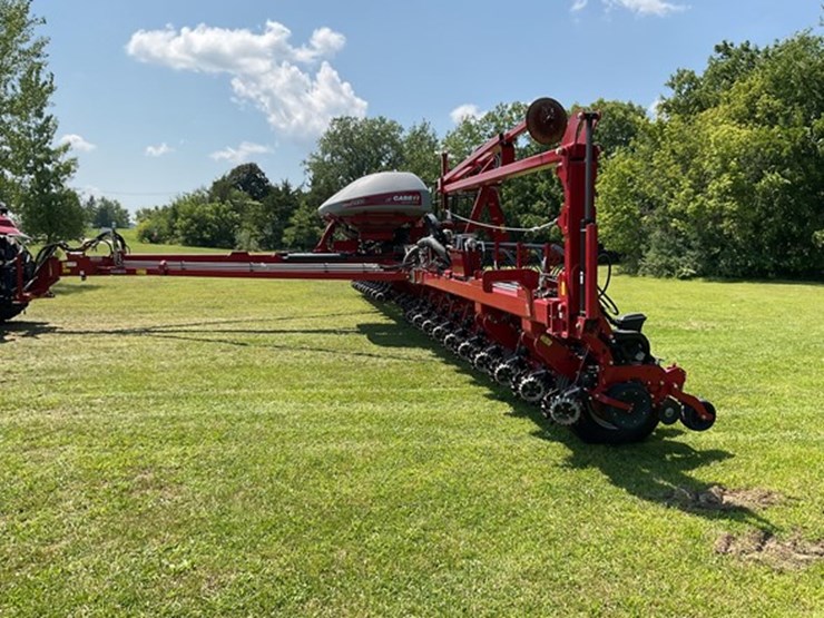 2022-case-ih-2150-image-25