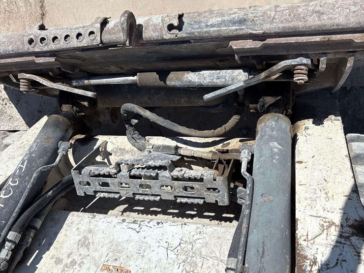 2018-bobcat-t750-image-8