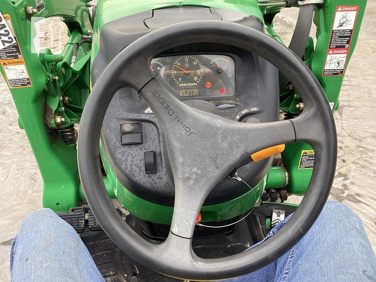 2005-john-deere-3120-image-17