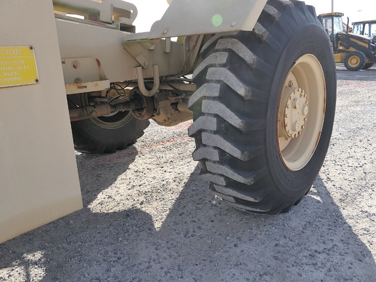 1990-sky-trak-6000m-image-19