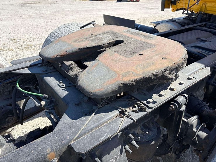 2017-freightliner-cascadia-125-image-10