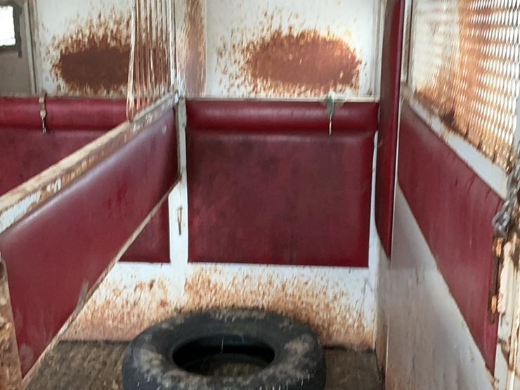 #2150-•-turnbow-gooseneck-4-horse-trailer-image-34