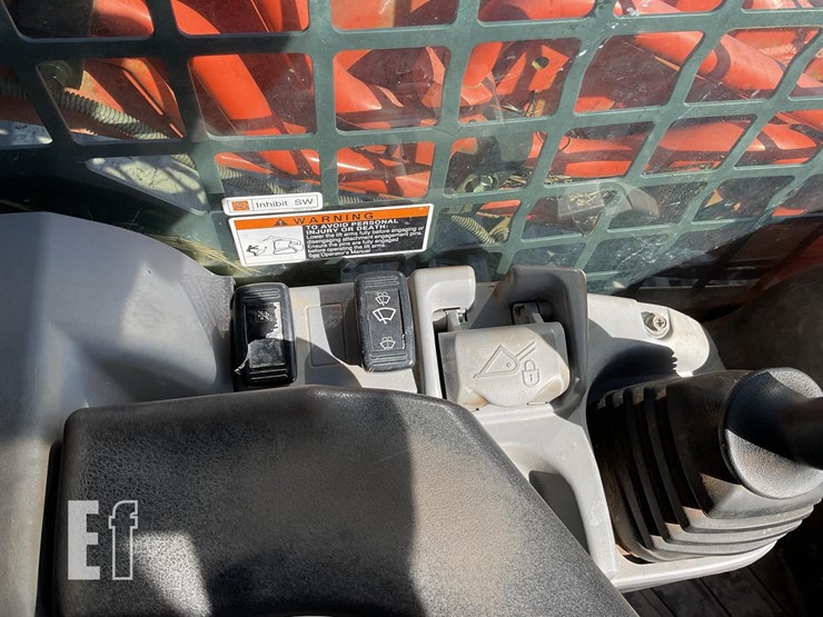 2015-kubota-svl90-2-image-16