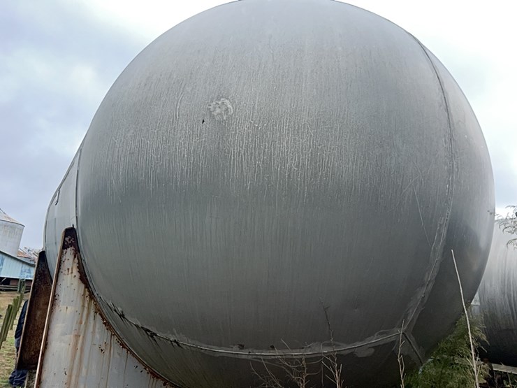approximate-8000-gallon-nitrogen-tank-image-3