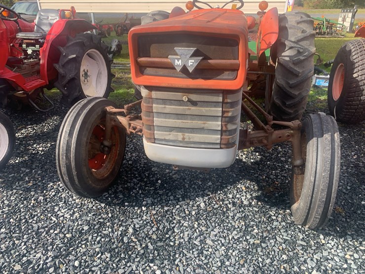 massey-ferguson-135-image-3