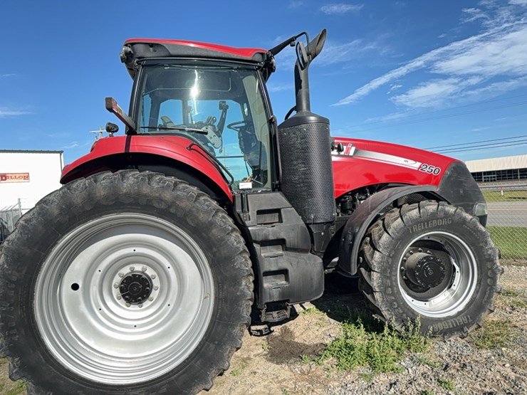 2017-case-ih-magnum-250-image-18