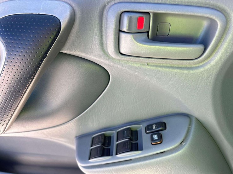 2003-toyota-rav4-image-12