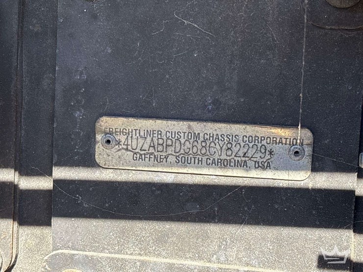 2008-freightliner-b2-image-23
