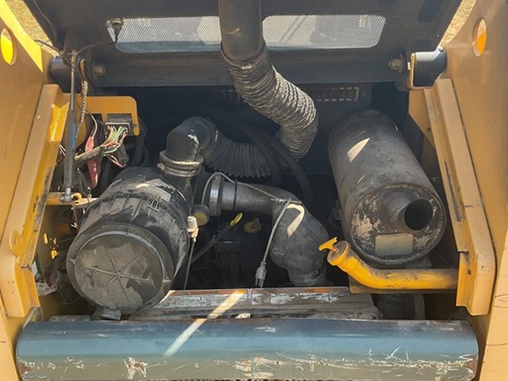 2005-gehl-4640-image-12