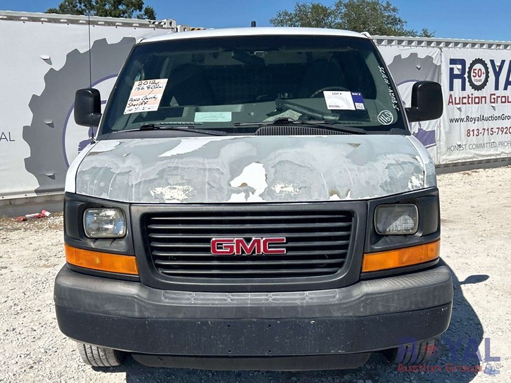 2012-gmc-3500-image-25