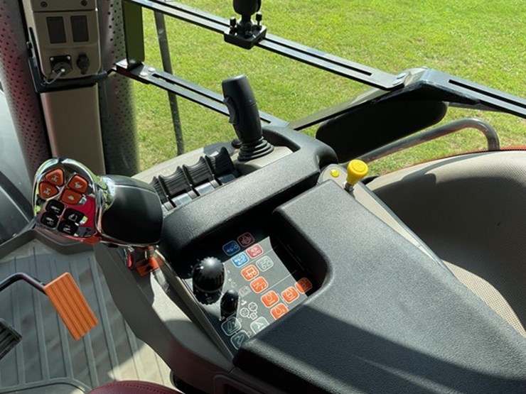 2020-case-ih-magnum-180-image-24