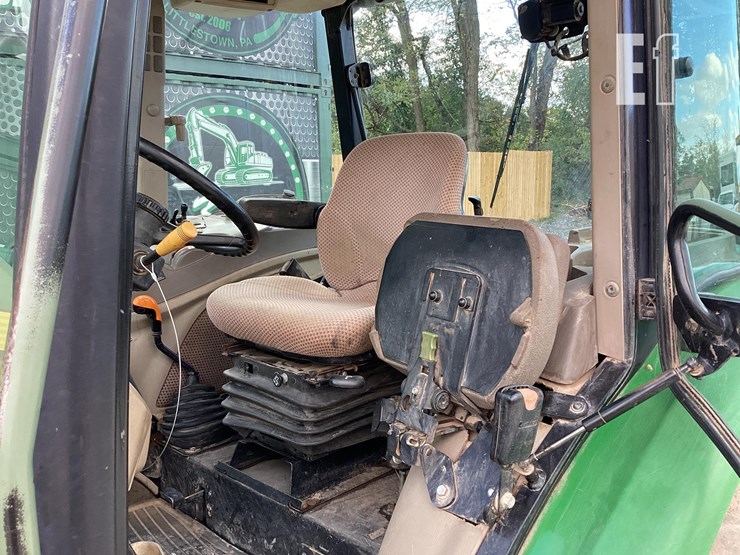 2014-john-deere-5100e-image-13