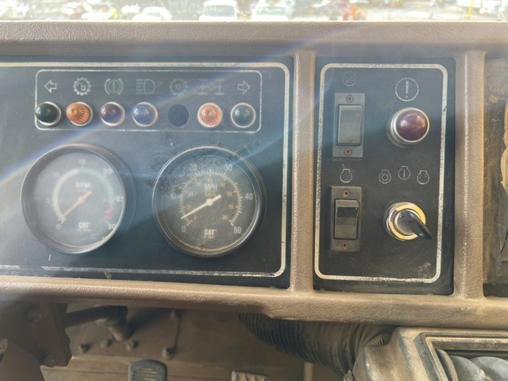 1995-caterpillar-d25d-image-26