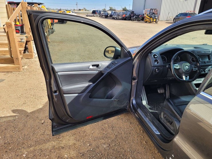 2015-volkswagen-tiguan-image-8