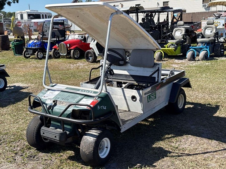 2002-club-car-carryall-2-xrt-gas-utility-cart-image-1