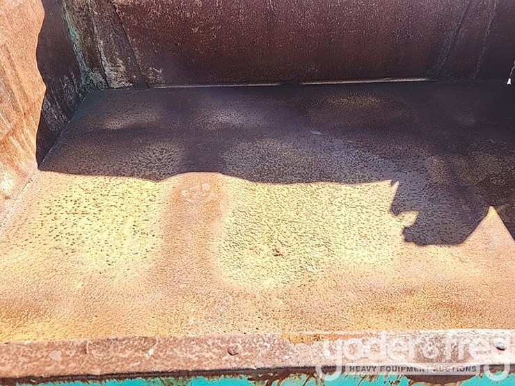 2005-yanmar-c30r-2-image-17