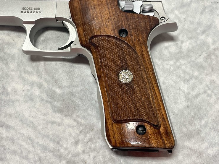 #5190-•-smith-&-wesson-model-622,-22-cal-semi-auto-pistol,-sn:-uac-4299,-(neenah,-wi)-image-9