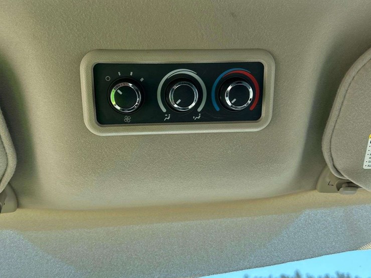 2012-gmc-3500-image-13