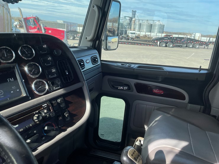 #3824-•-2019-peterbilt-heavy-rotator-(has-mn-title-in-delay,-may-take-6-8-weeks)-image-91