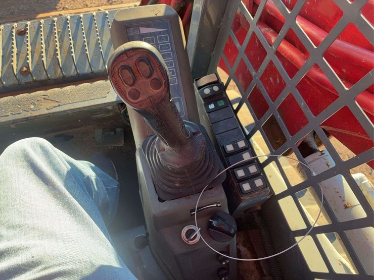 2019-takeuchi-tl8-image-10