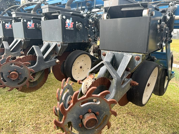 kinze-3660-image-43
