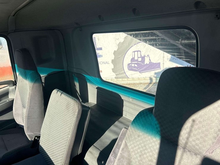 2018-isuzu-ftr-image-26