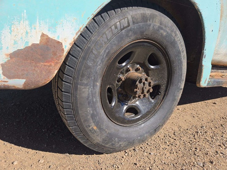 1949-chevrolet-suburban-image-8