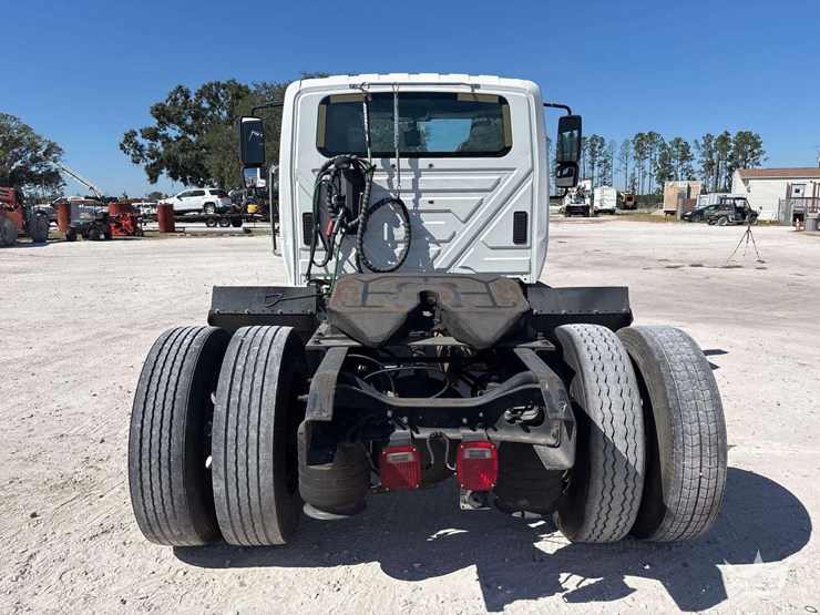 2006-international-durastar-4300-image-31