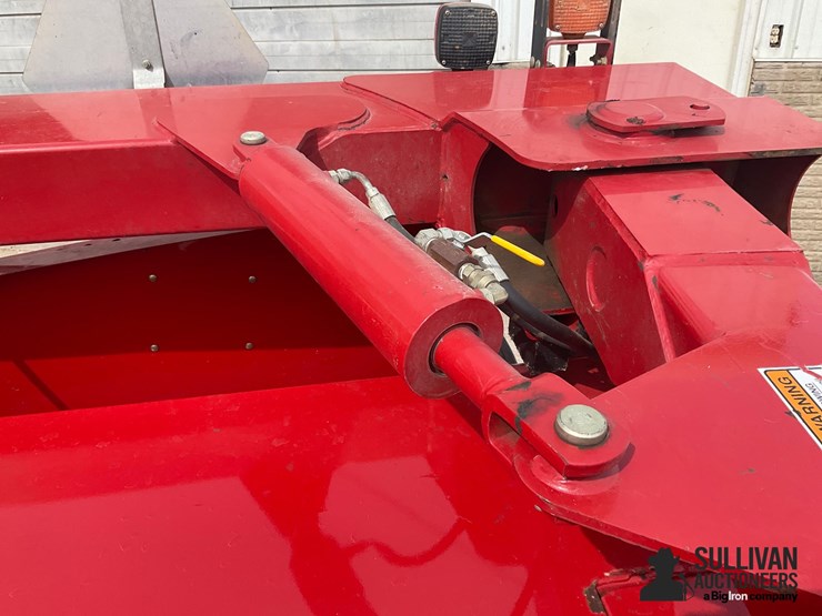 new-holland-1411-image-14