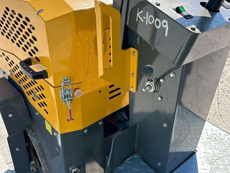 groundhog-rh14g-vibratory-articulated-tandem-smooth-drum-roller-image-11