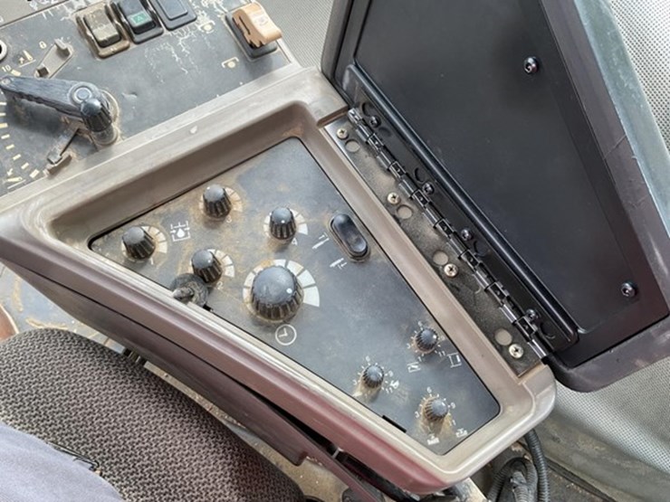 2001-case-ih-mx180-image-15