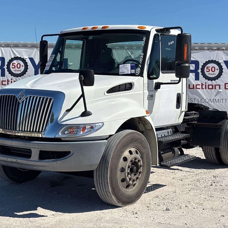 2006 INTERNATIONAL DURASTAR 4300