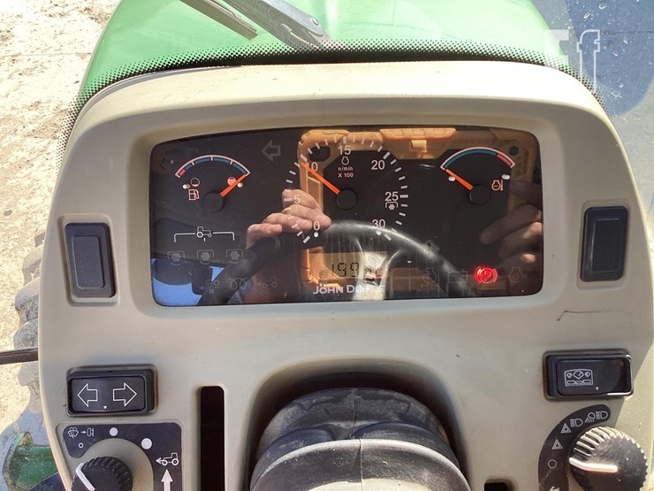 2011-john-deere-3720-image-16