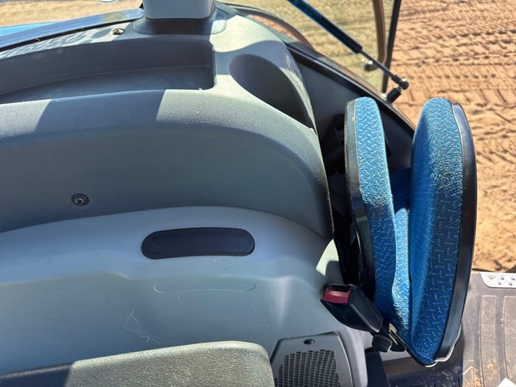 new-holland-t4.75-image-25