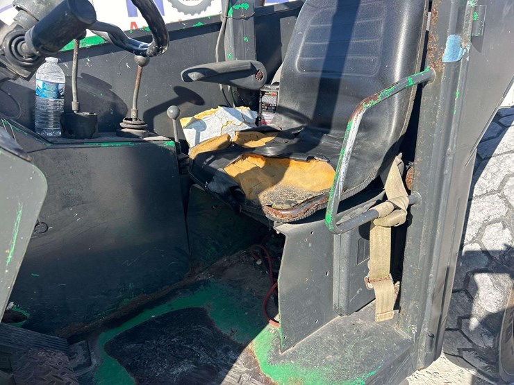 2013-sky-trak-6042-image-9