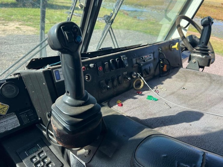 2014-mack-leu613-image-37