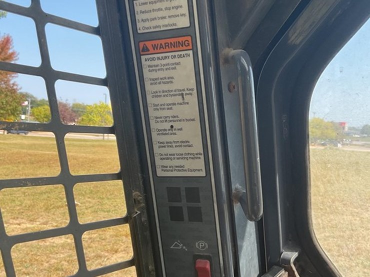 2005-gehl-4640-image-18