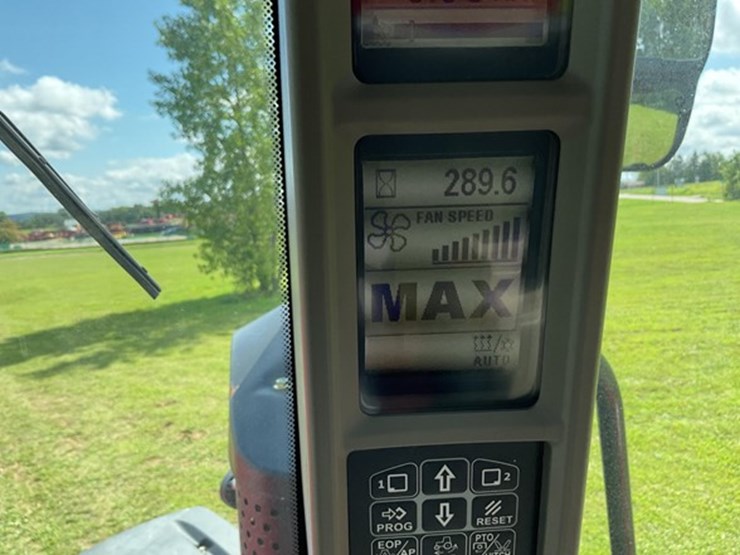 2020-case-ih-magnum-180-image-29