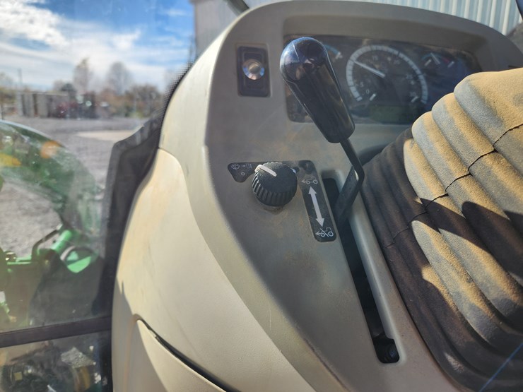 john-deere-3039r-image-16