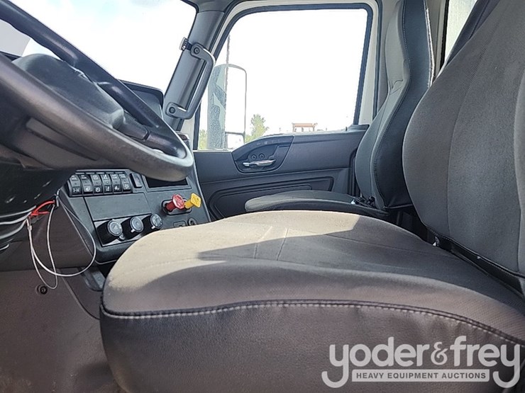 2021-international-rh613-image-28